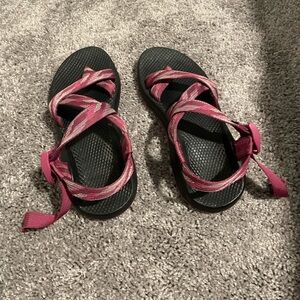 Women’s Chaco single strapped sandals. Size 8.